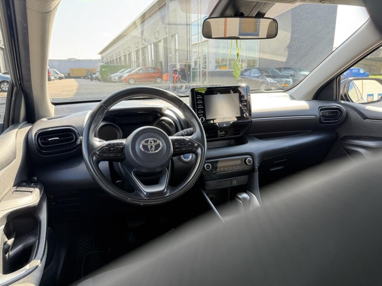 Toyota YARIS 1.5 Hyb. First Ed.