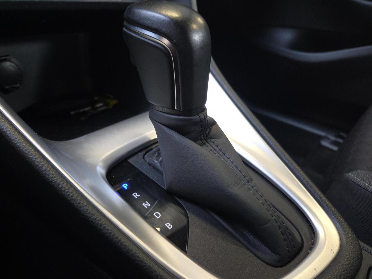 Toyota YARIS 1.5 Hybrid First Edition | Trekhaak | Apple CarPlay | Licht metalen velgen | Rijklaar incl. garantie |