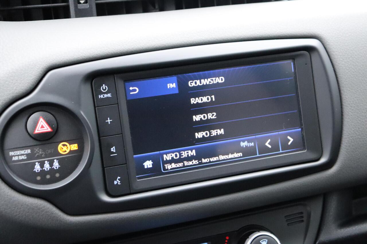 Toyota YARIS 1.5 Hybrid Dynamic, Bluetooth, Apple Carplay Keyless Entry, Parkeercamera.