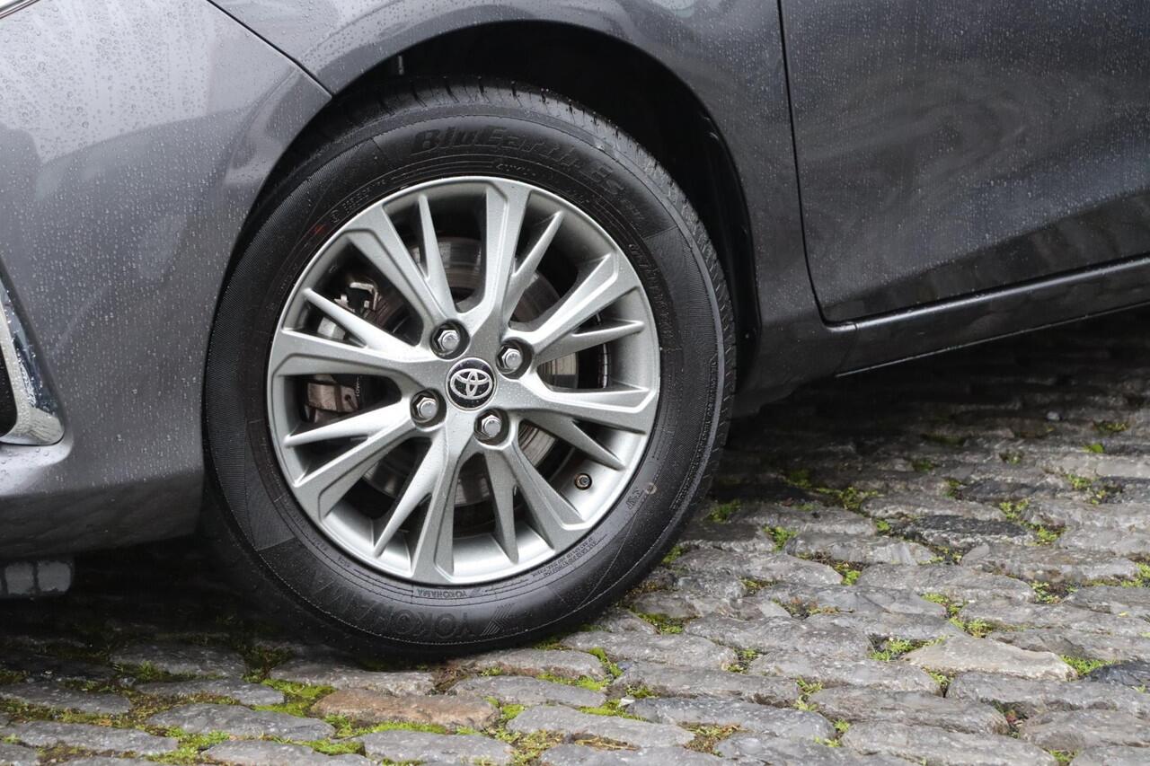 Toyota YARIS 1.5 Hybrid Dynamic, Bluetooth, Apple Carplay Keyless Entry, Parkeercamera.