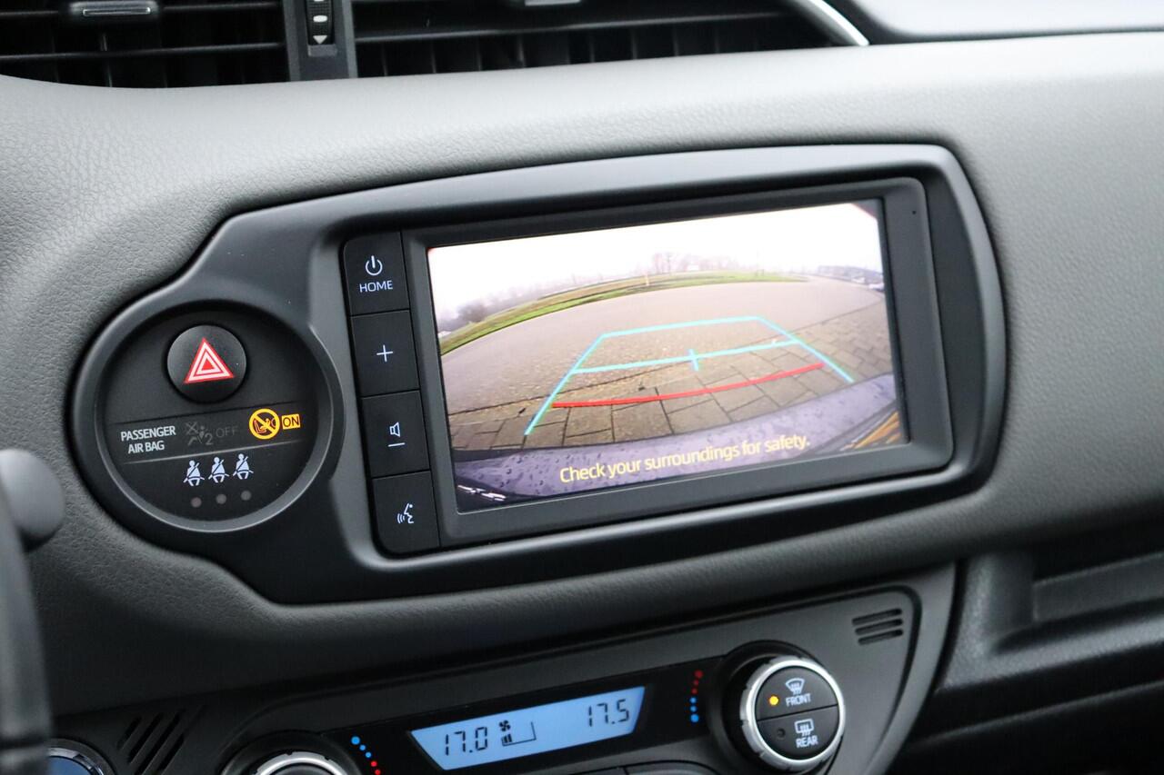 Toyota YARIS 1.5 Hybrid Dynamic, Bluetooth, Apple Carplay Keyless Entry, Parkeercamera.