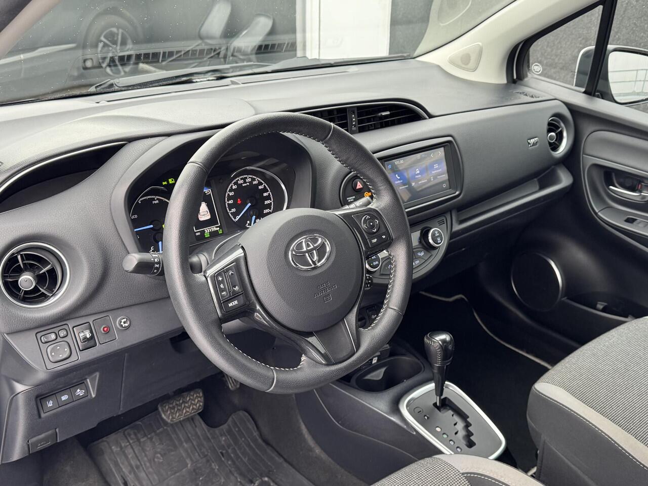 Toyota YARIS 1.5 Hybrid Y20 Apple Carplay en/of Android auto navigatie, Achteruitrijcamera, Cruise control, LMV, Smart Key, Privacy glass