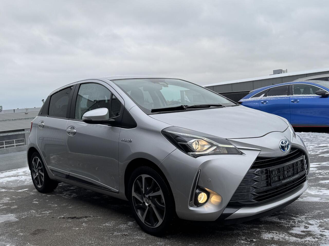 Toyota YARIS 1.5 Hybrid Y20 Apple Carplay en/of Android auto navigatie, Achteruitrijcamera, Cruise control, LMV, Smart Key, Privacy glass