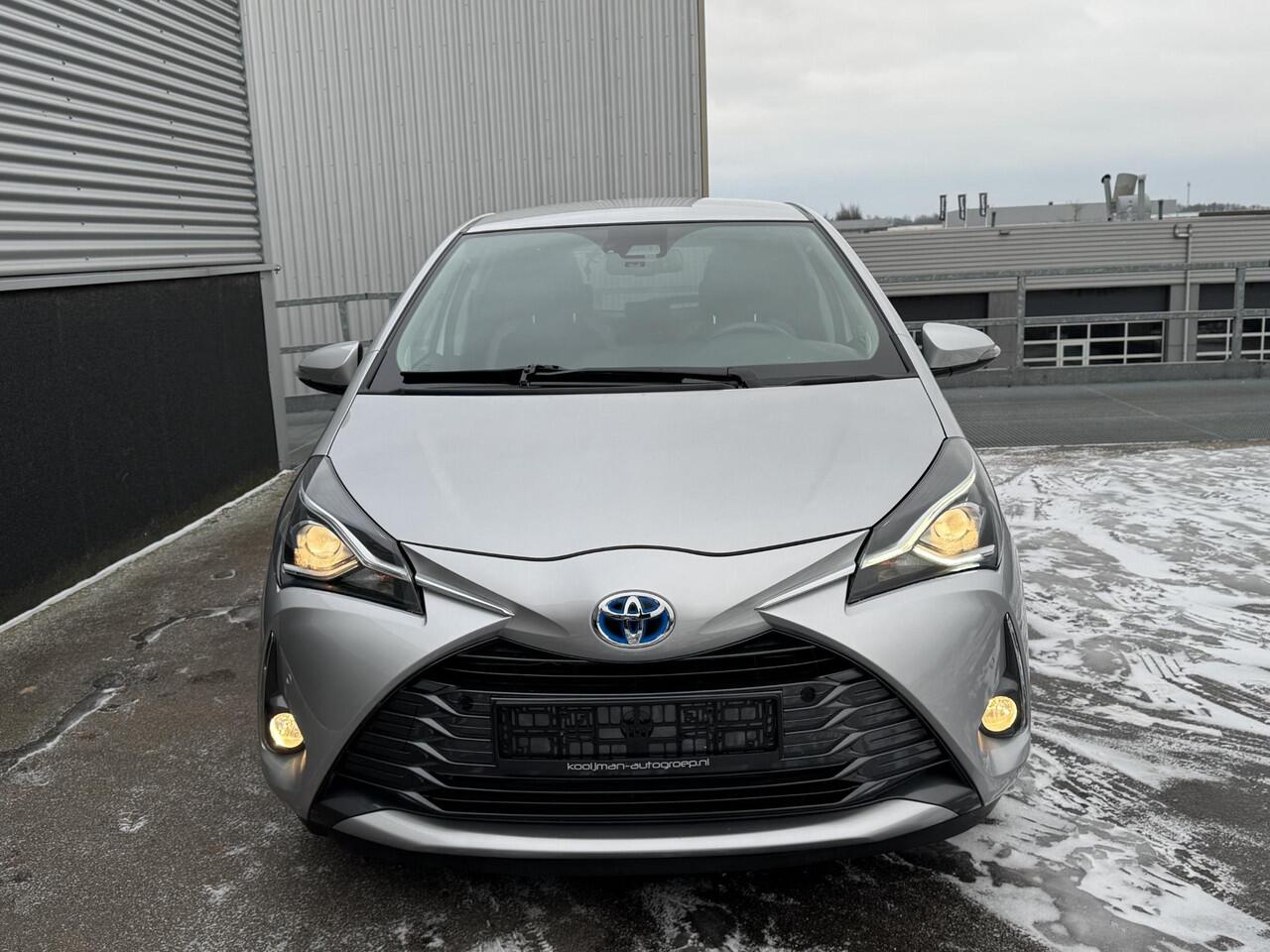 Toyota YARIS 1.5 Hybrid Y20 Apple Carplay en/of Android auto navigatie, Achteruitrijcamera, Cruise control, LMV, Smart Key, Privacy glass