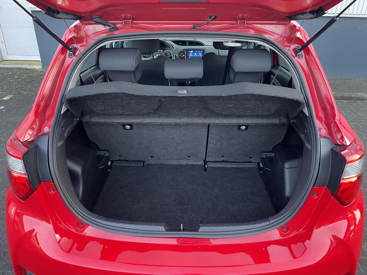 Toyota YARIS 1.0 VVT-i Connect | Apple/Android navigatie | LM velgen | Org NL en 1e Eigenaar |