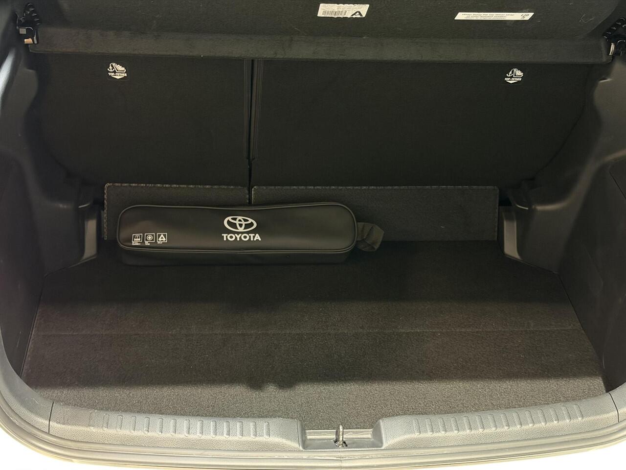 Toyota YARIS 1.5 Hybrid First Edition