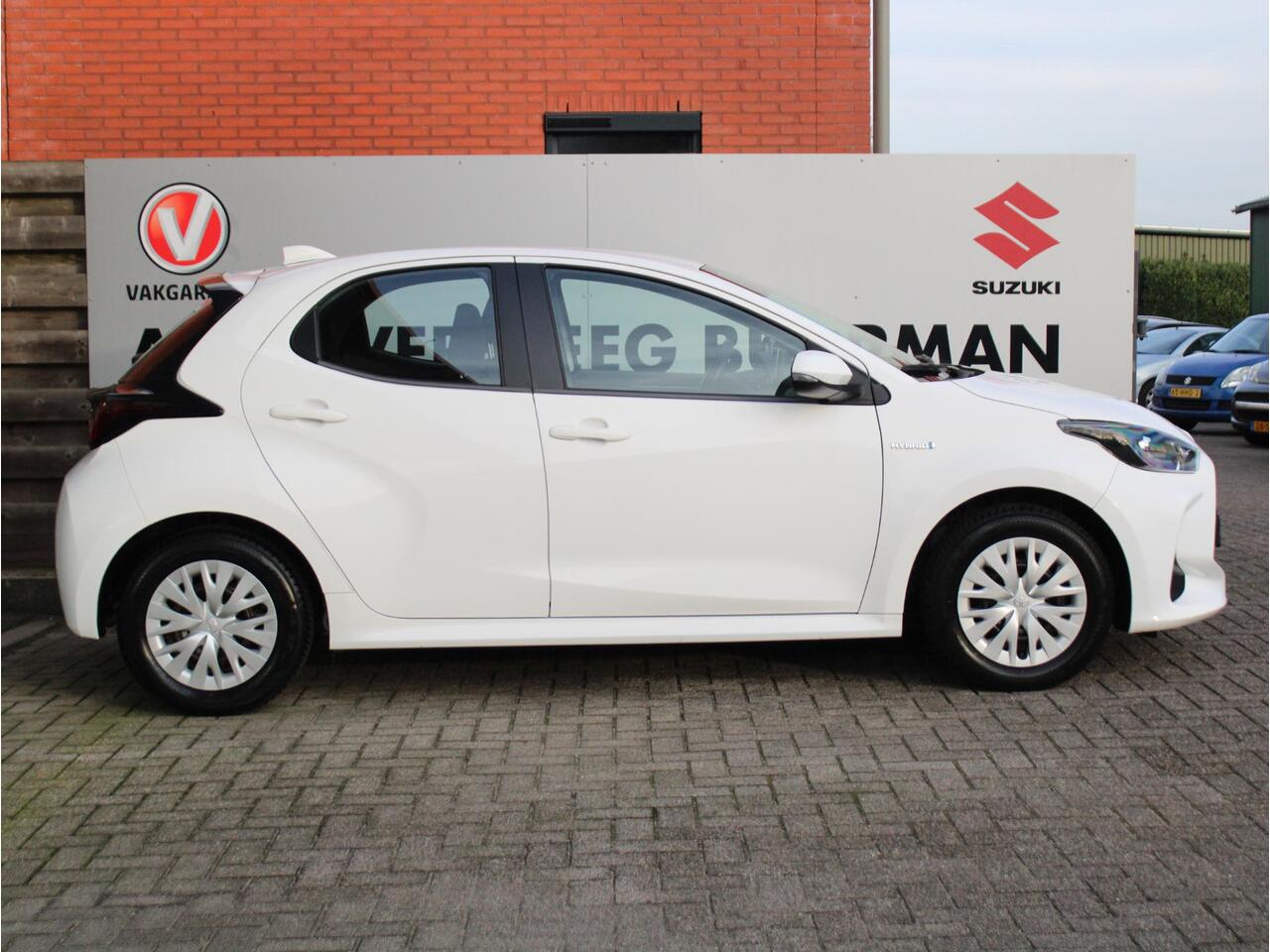 Toyota YARIS 1.5 Hybrid Active Cruise Control Adaptief, Achteruitrijcamera, Apple Carplay/Android Auto, Airco