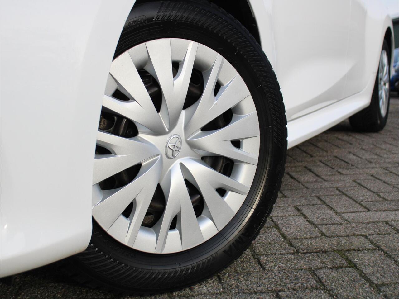 Toyota YARIS 1.5 Hybrid Active Cruise Control Adaptief, Achteruitrijcamera, Apple Carplay/Android Auto, Airco