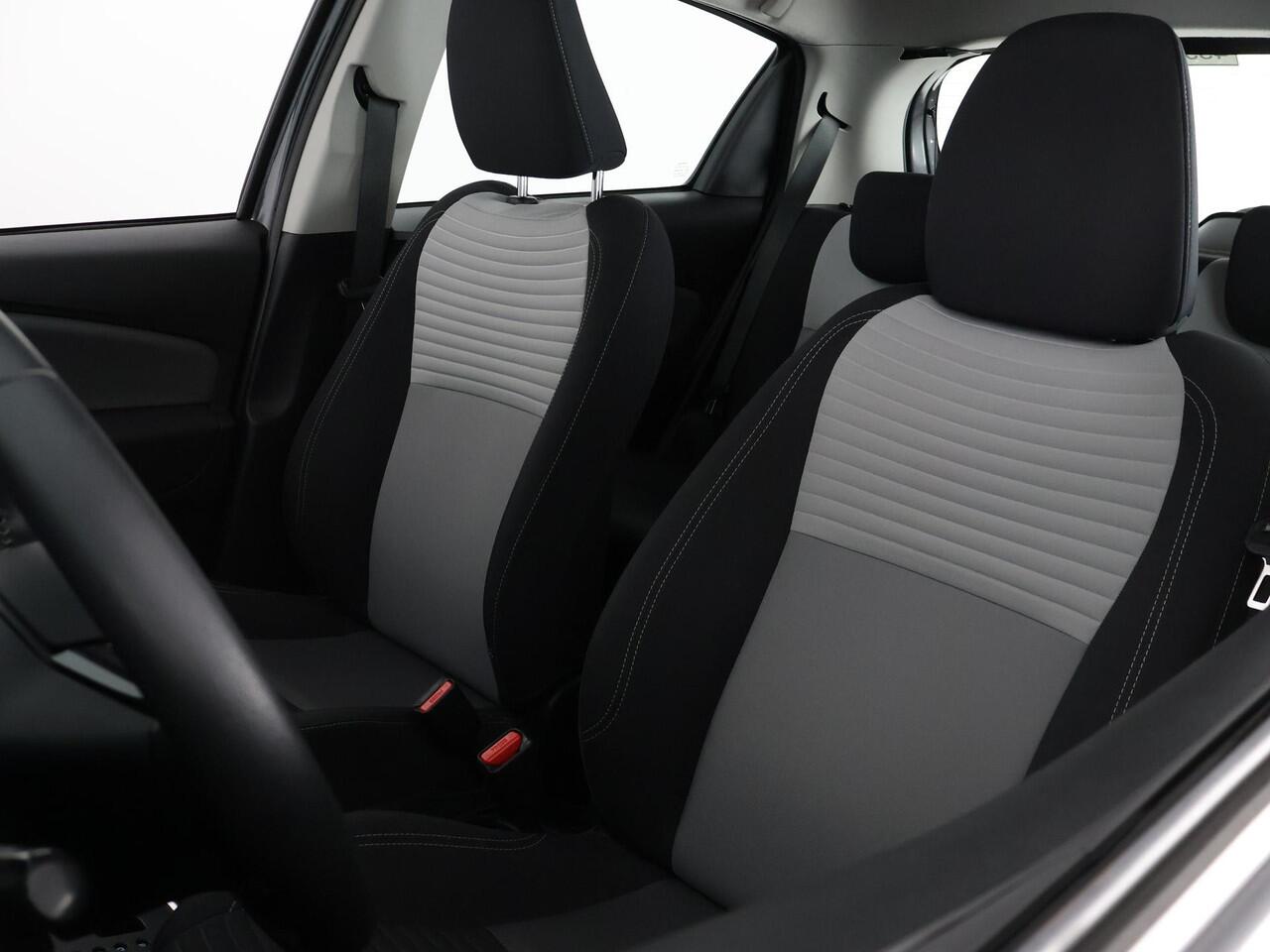 Toyota YARIS 1.5 HYBRID ACTIVE AUTOMAAT GARANTIE 8-2030! 100% ONDERHOUDEN . CAMERA . CRUISE CONTROL . ELEKTRISCHE RAMEN VOOR