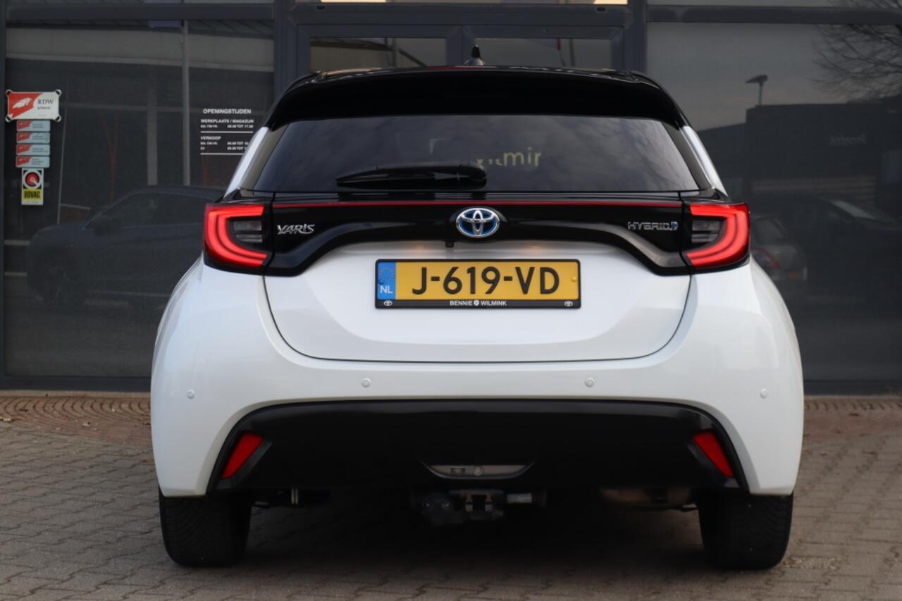 Toyota YARIS 1.5 Hybrid Launch Edition Trekhaak