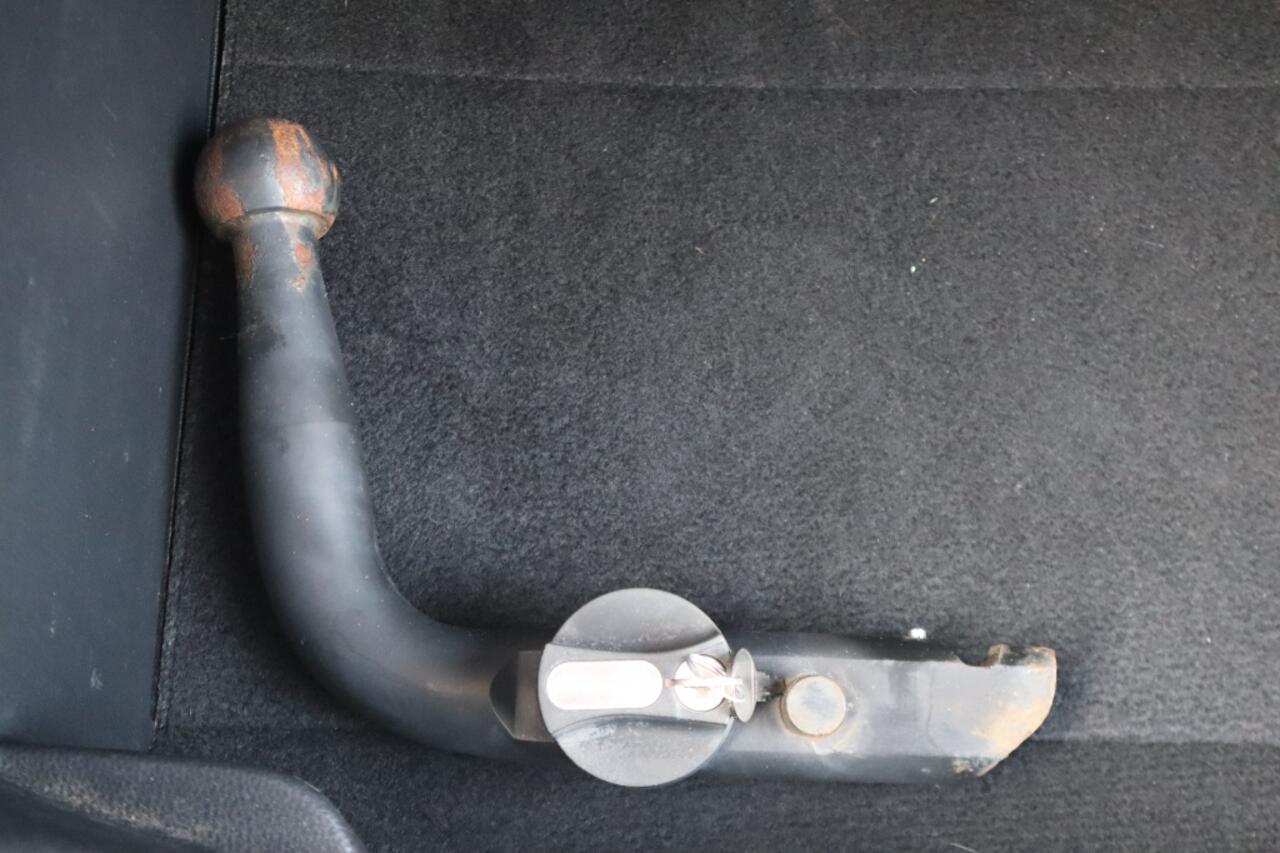 Toyota YARIS 1.5 Hybrid Launch Edition Trekhaak