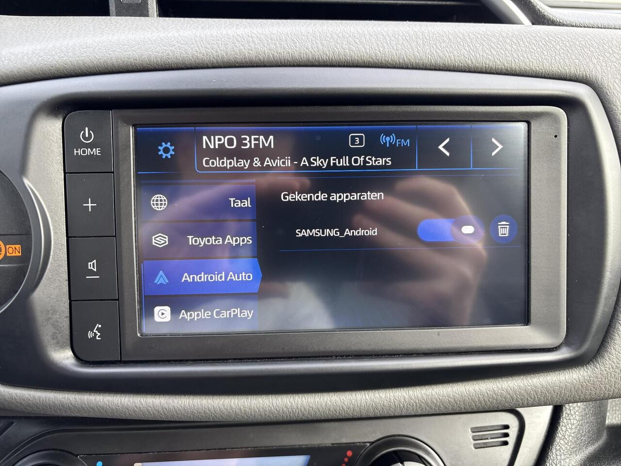 Toyota YARIS 1.5 Hybrid Dynamic **APPLE CARPLAY/ CRUISE CONTROL/ KEYLESS/ PARKEERCAMERA**