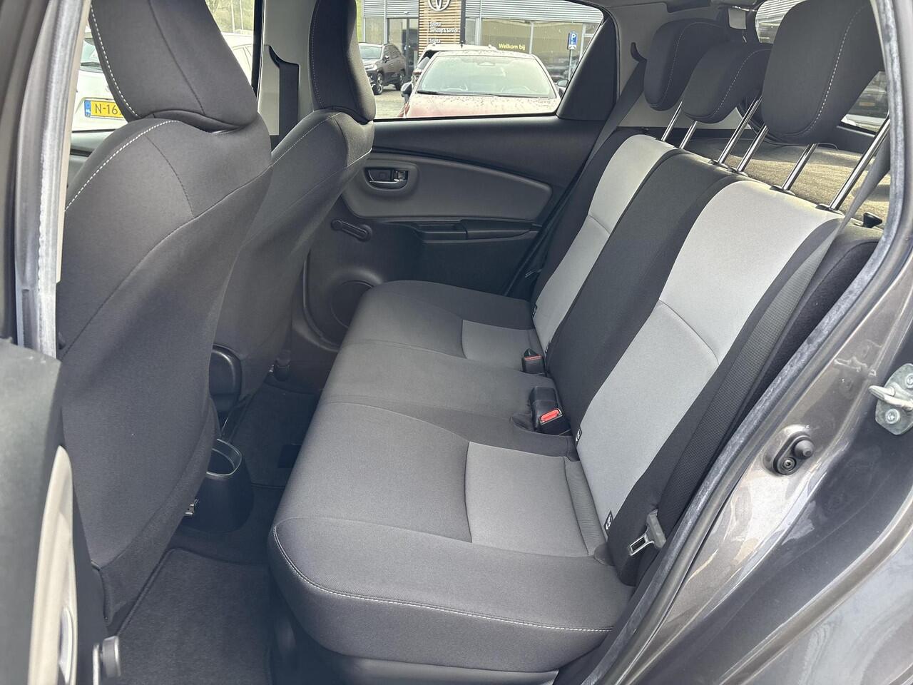 Toyota YARIS 1.5 Hybrid Dynamic **APPLE CARPLAY/ CRUISE CONTROL/ KEYLESS/ PARKEERCAMERA**