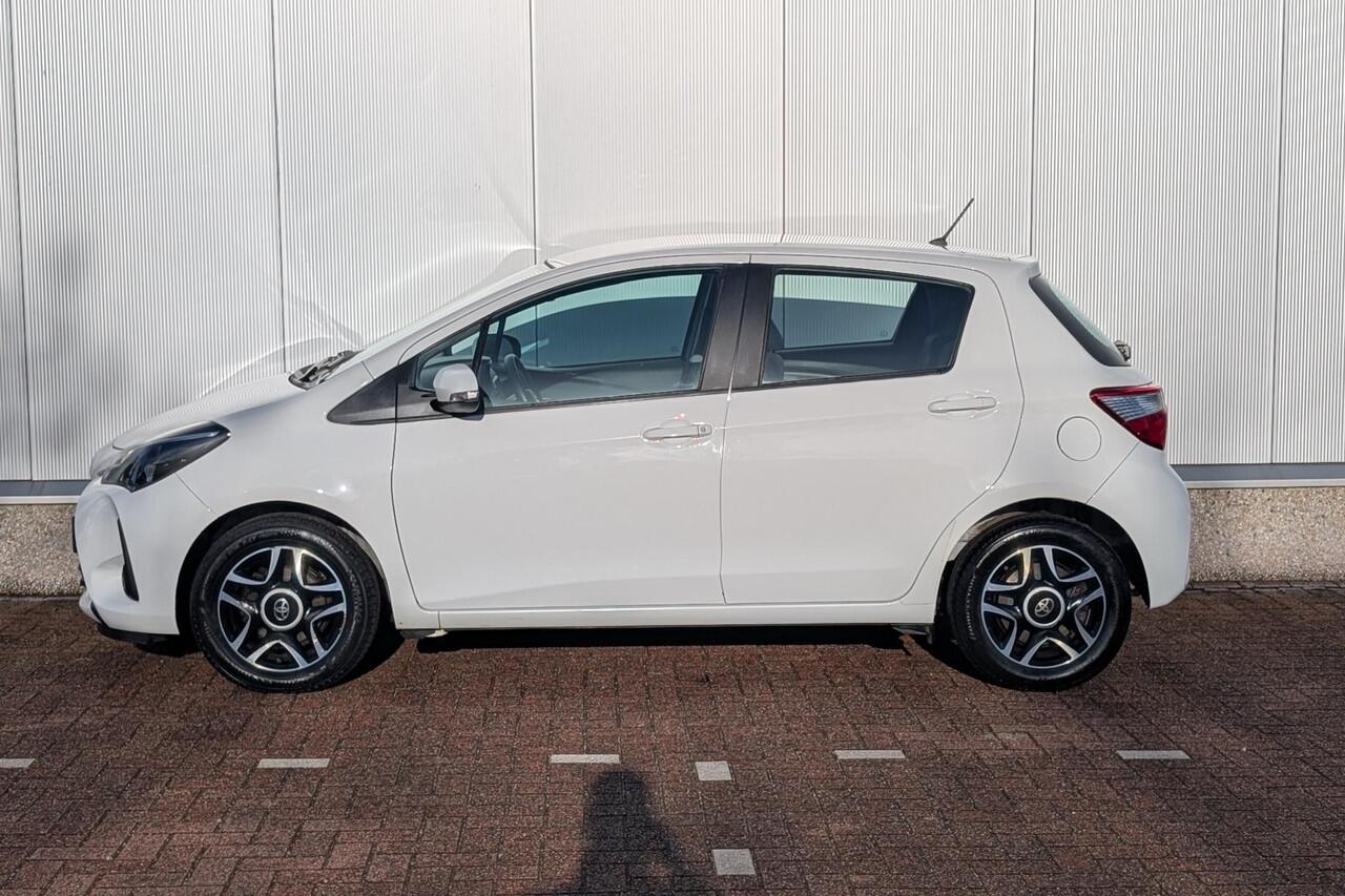 Toyota YARIS 1.5 VVT-i Design Red Achteruitrijcamera, Bluetooth