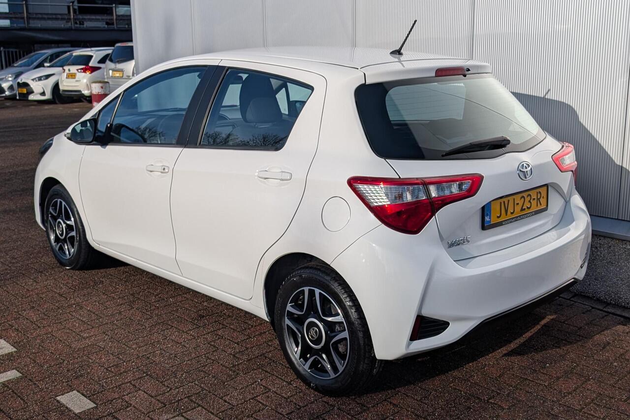 Toyota YARIS 1.5 VVT-i Design Red Achteruitrijcamera, Bluetooth