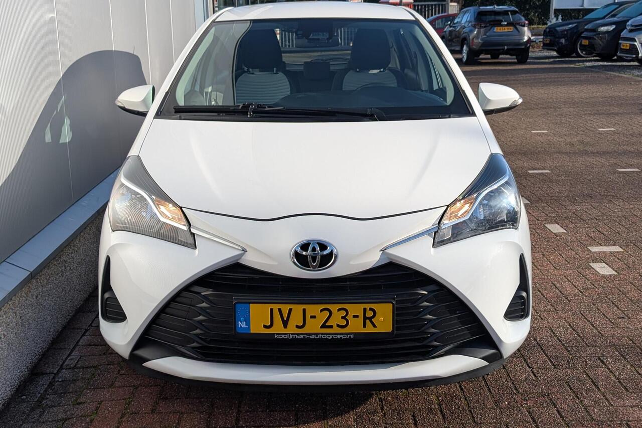 Toyota YARIS 1.5 VVT-i Design Red Achteruitrijcamera, Bluetooth