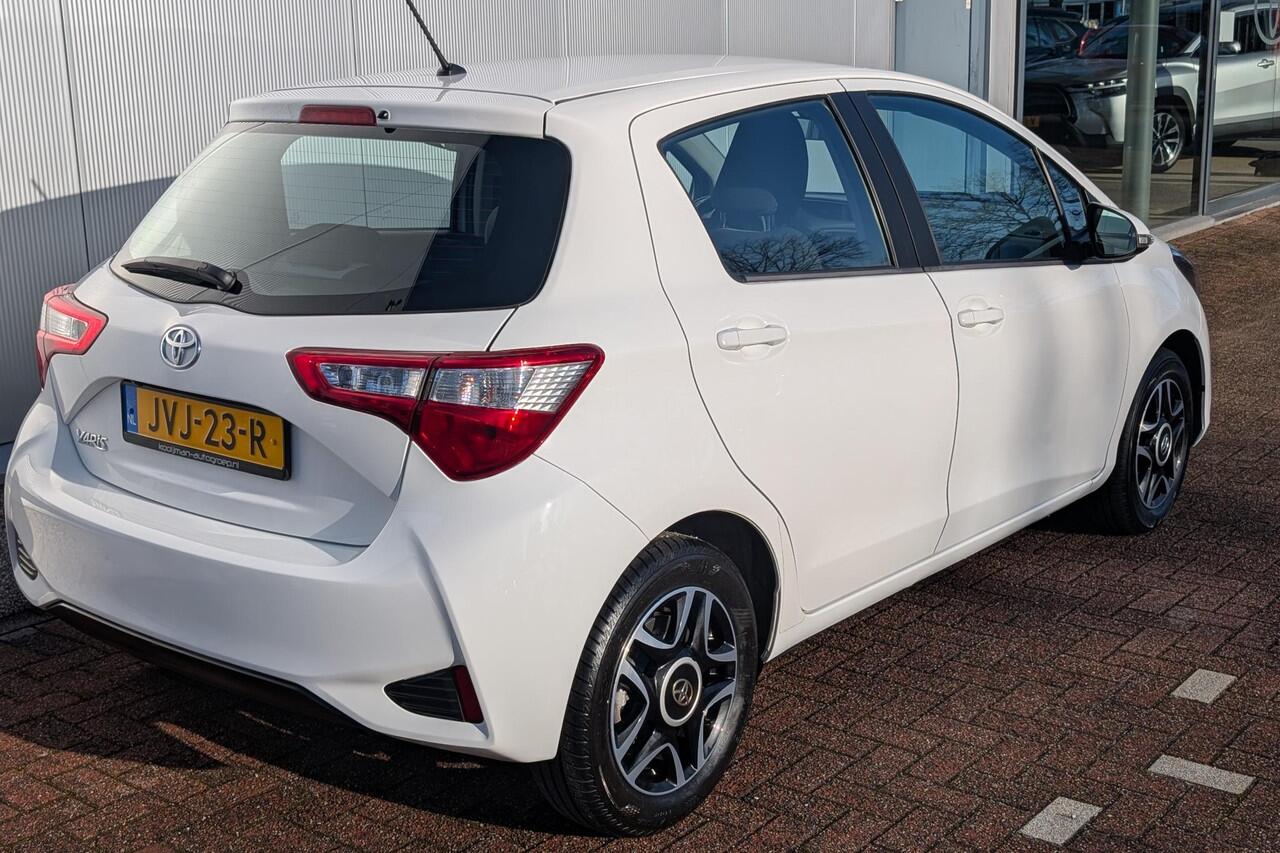 Toyota YARIS 1.5 VVT-i Design Red Achteruitrijcamera, Bluetooth