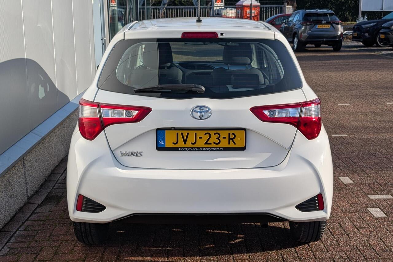 Toyota YARIS 1.5 VVT-i Design Red Achteruitrijcamera, Bluetooth