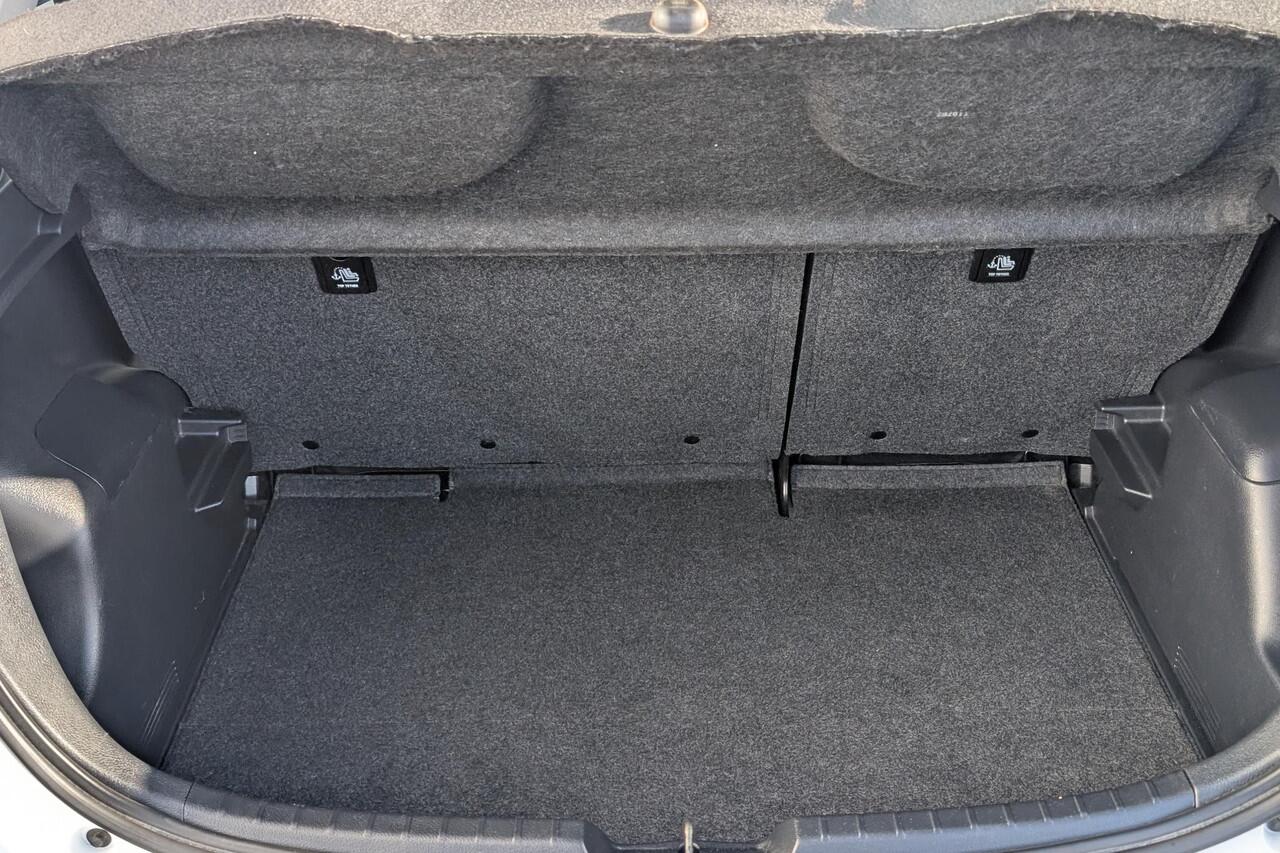 Toyota YARIS 1.5 VVT-i Design Red Achteruitrijcamera, Bluetooth