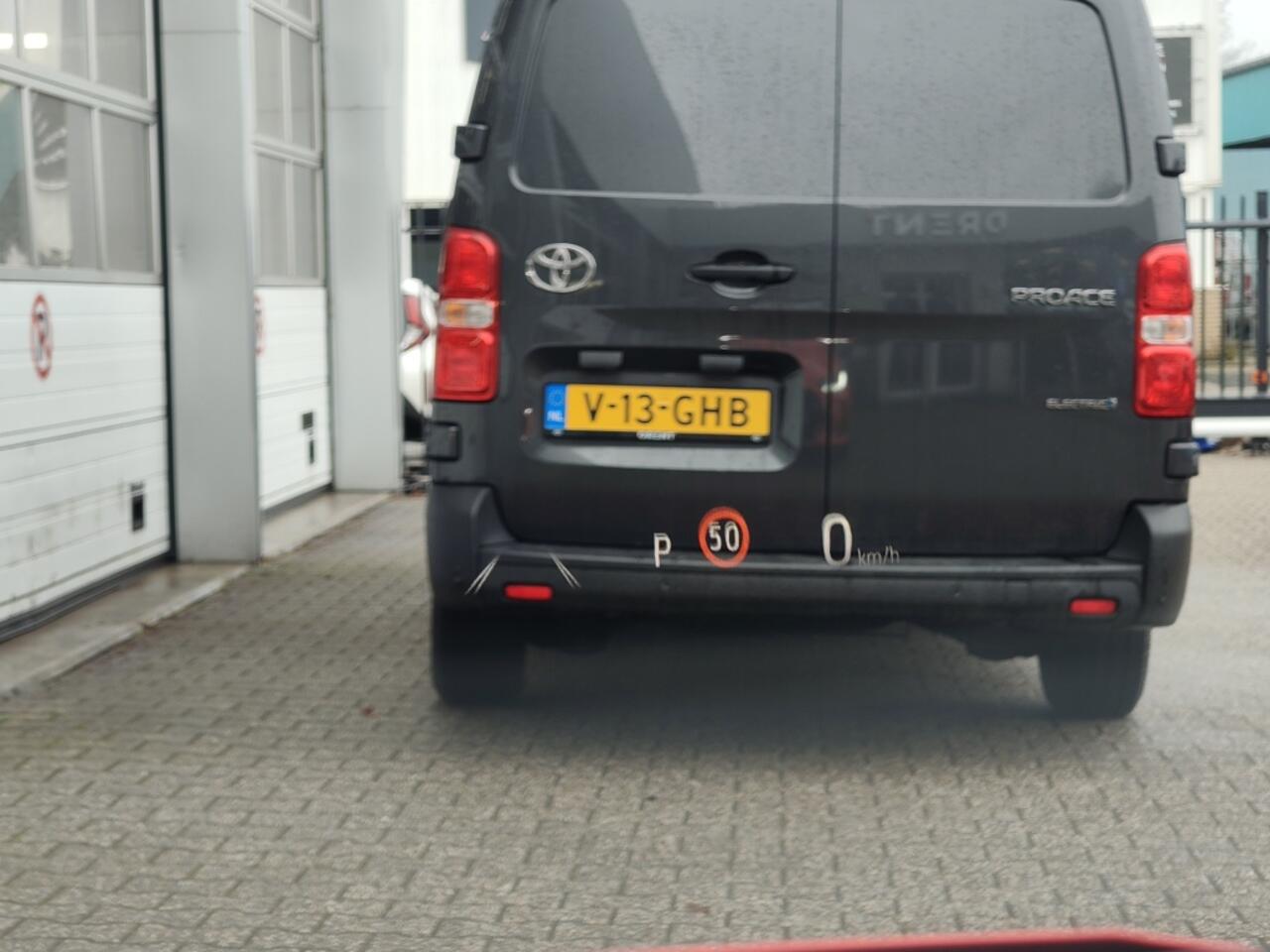 Toyota YARIS 1.5 Hybrid Launch Edition | Trekhaak | HUD | Navi | Stoelverwarm