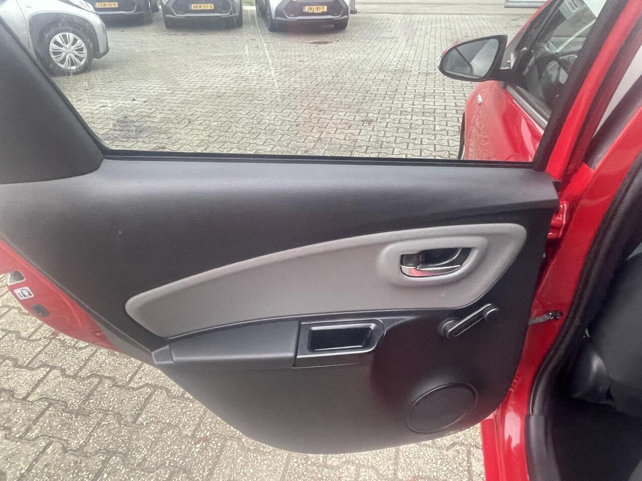 Toyota YARIS 1.5 Hybrid Dynamic Apple Carplay ANDROID AUTO