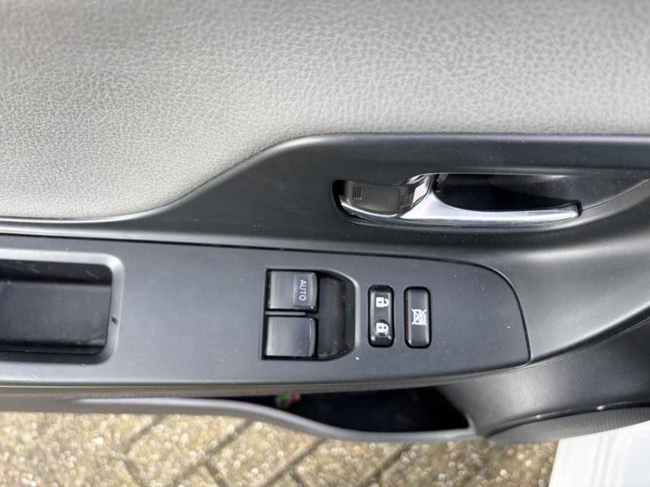 Toyota YARIS 1.5 Hyb. Active, Aut,, Clima, Carplay, Stoelverwarming