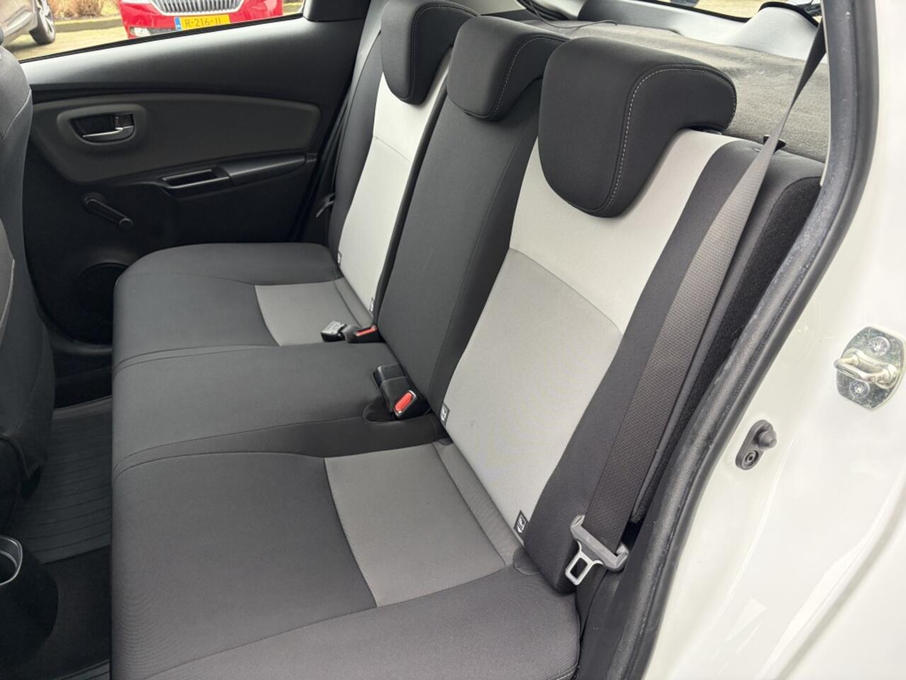 Toyota YARIS 1.5 Hyb. Active, Aut, Carplay, Clima, Stoelverwarming