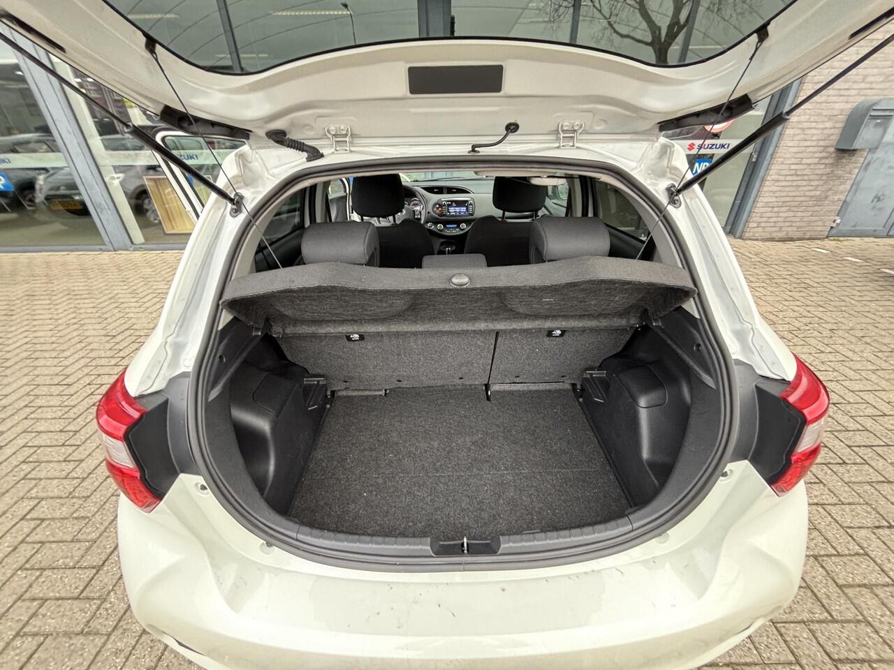 Toyota YARIS 1.5 VVT-i Dynamic | Automaat | Trekhaak | Achteruitrijcamera