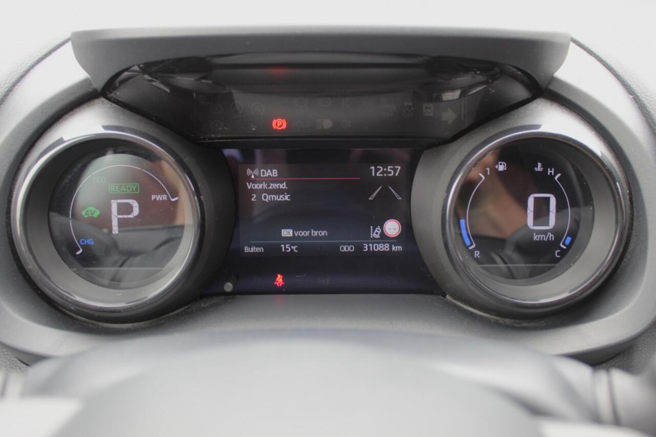 Toyota YARIS 1.5 Hybrid Executive Bi-Tone | Trekhaak Afneembaar | Stoelverwar