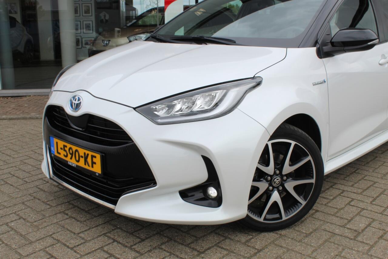 Toyota YARIS 1.5 Hybrid Executive Bi-Tone | Trekhaak Afneembaar | Stoelverwar