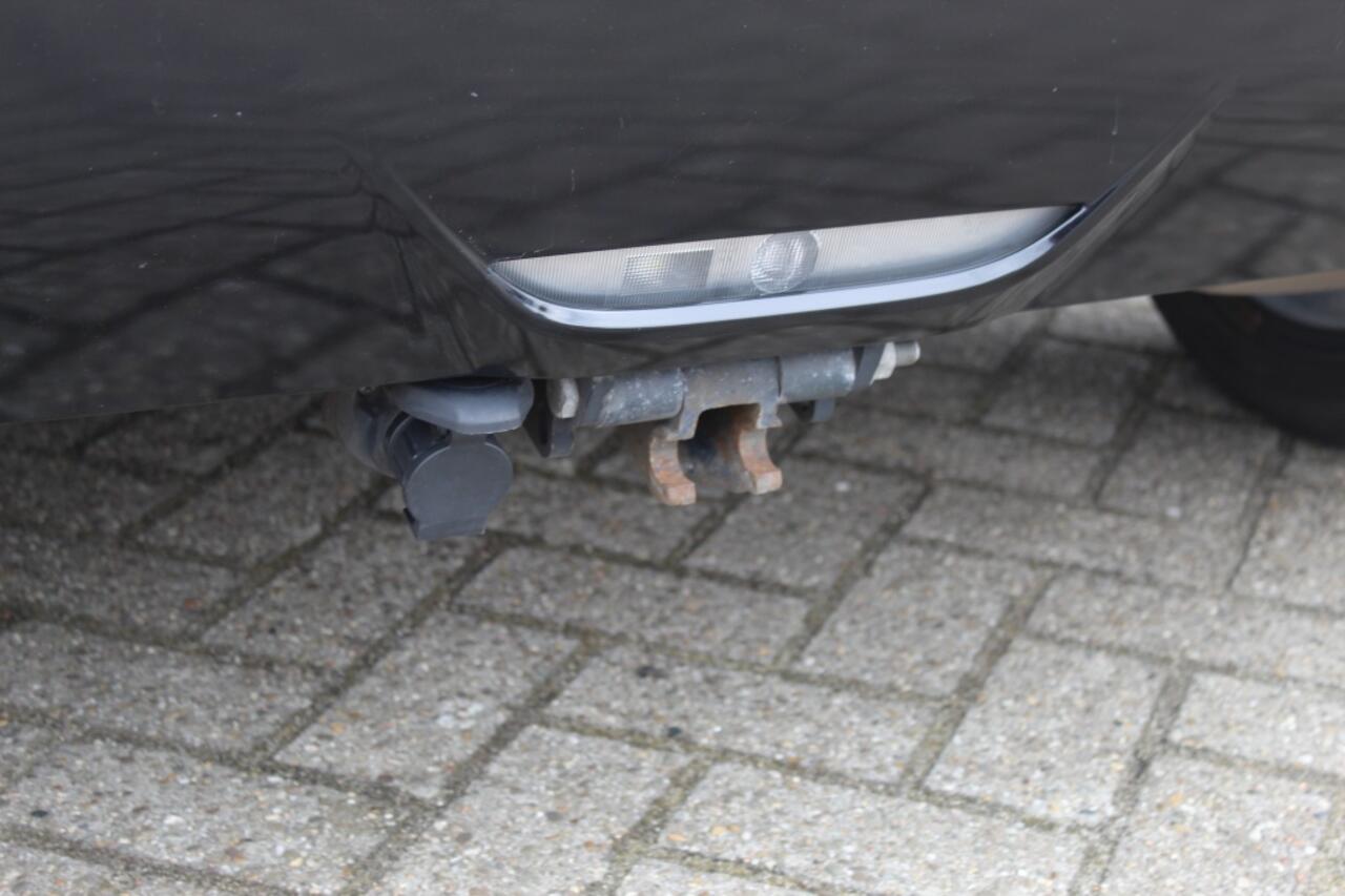 Toyota YARIS 1.5 Hybrid Executive Bi-Tone | Trekhaak Afneembaar | Stoelverwar