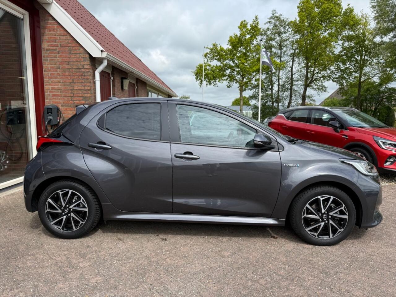 Toyota YARIS 1.5 HYBRID 5-DRS DYNAMIC AUTOMAAT!