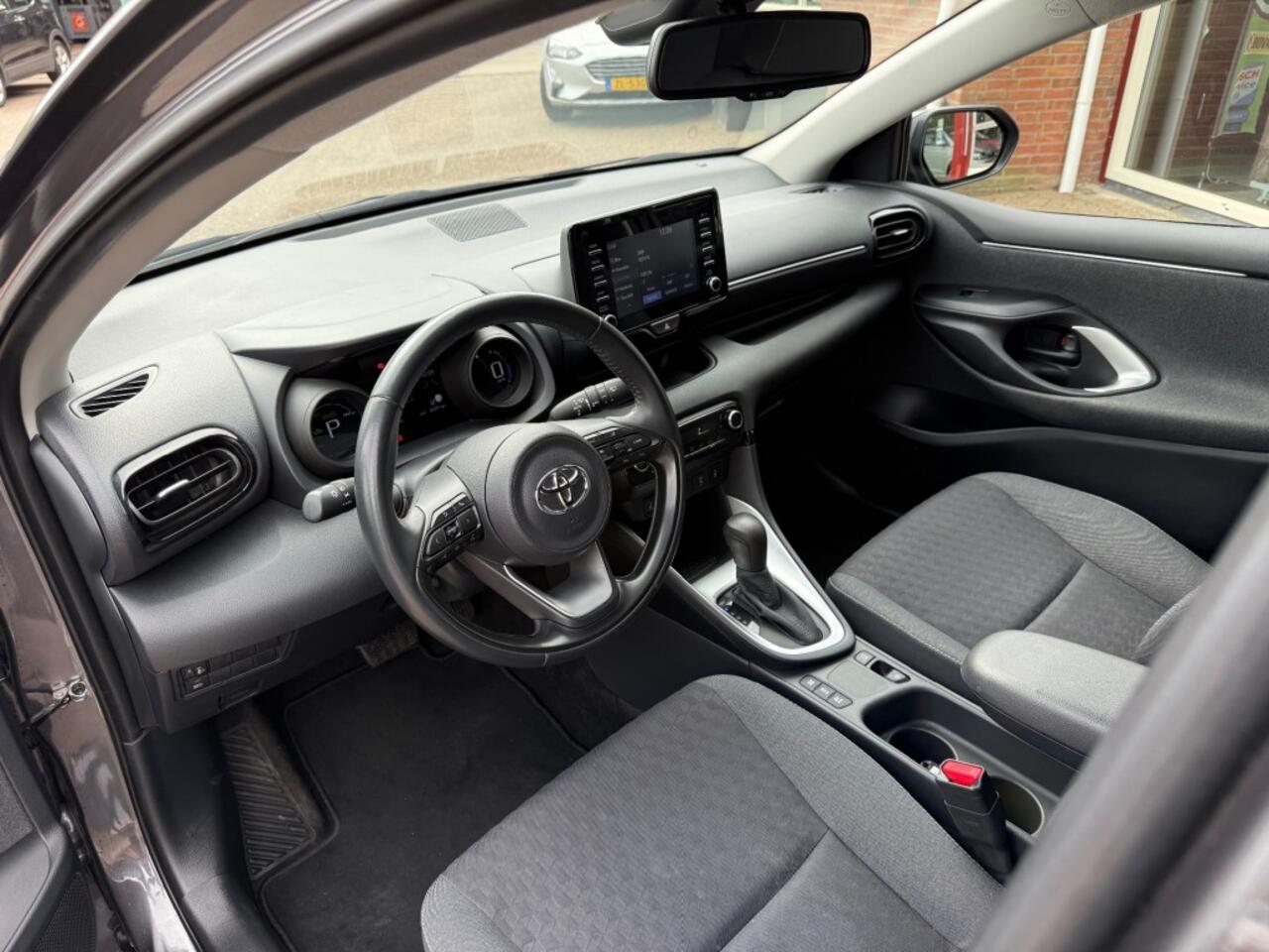Toyota YARIS 1.5 HYBRID 5-DRS DYNAMIC AUTOMAAT!