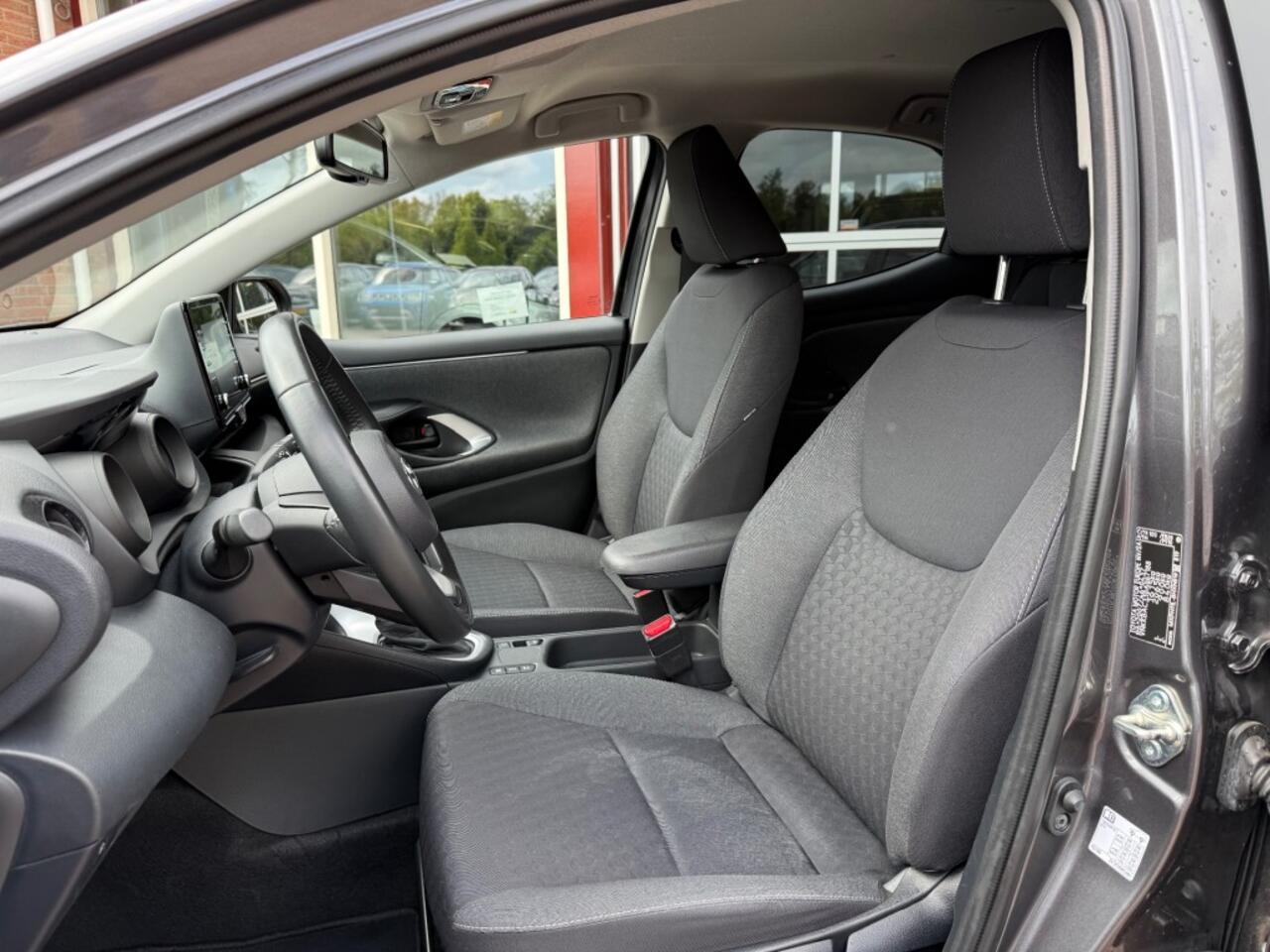 Toyota YARIS 1.5 HYBRID 5-DRS DYNAMIC AUTOMAAT!