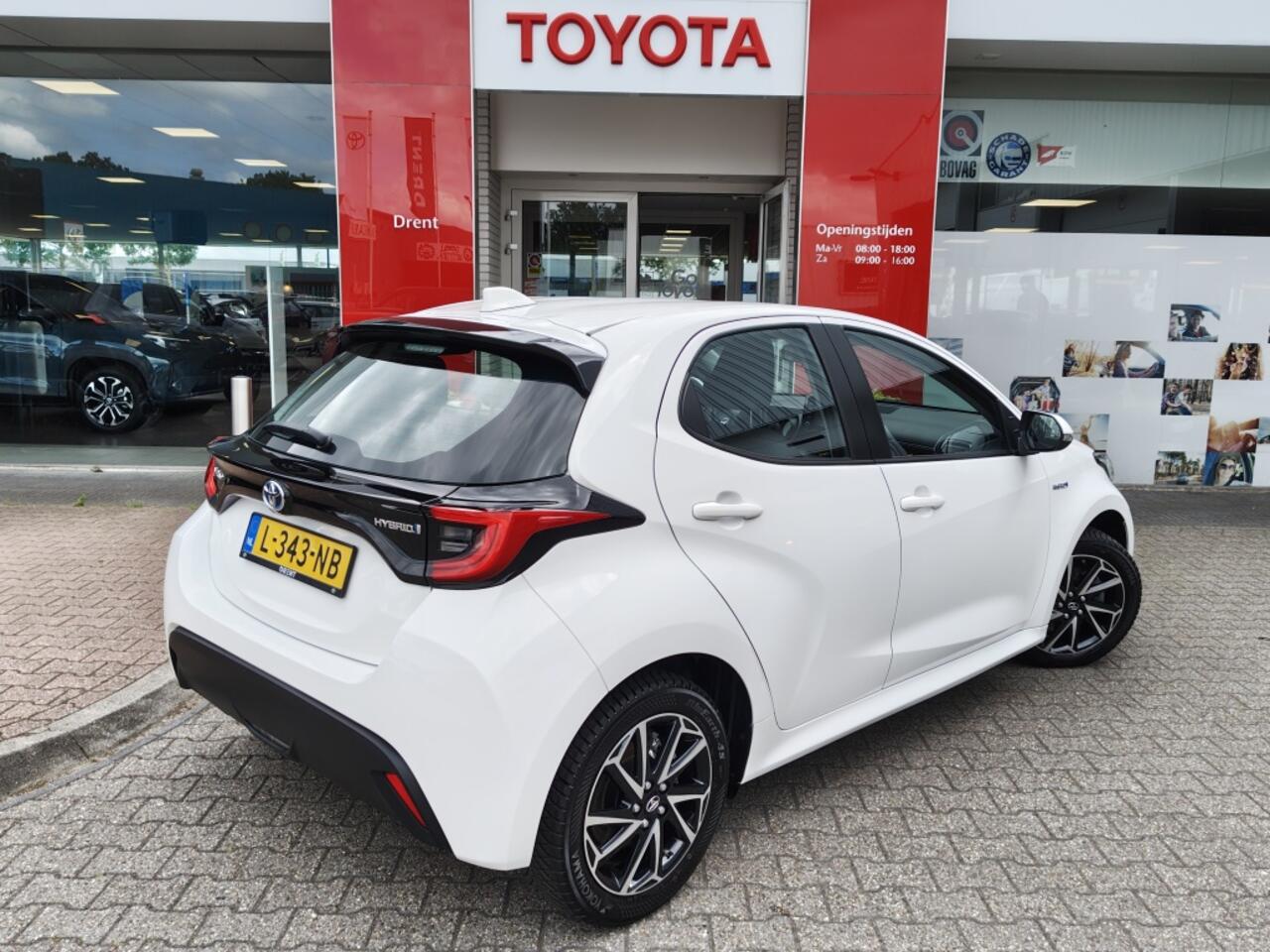 Toyota YARIS 1.5 Hybrid Dynamic | All Weather | Keyless Entry | Android Auto