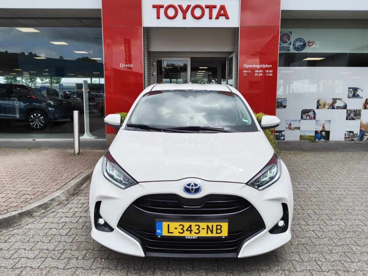 Toyota YARIS 1.5 Hybrid Dynamic | All Weather | Keyless Entry | Android Auto