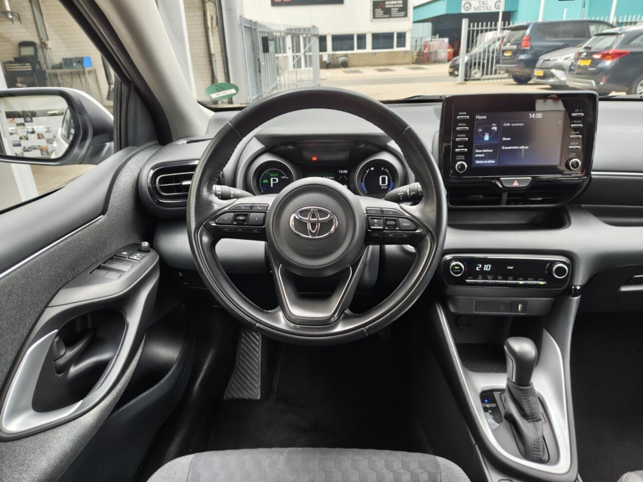 Toyota YARIS 1.5 Hybrid Dynamic | All Weather | Keyless Entry | Android Auto