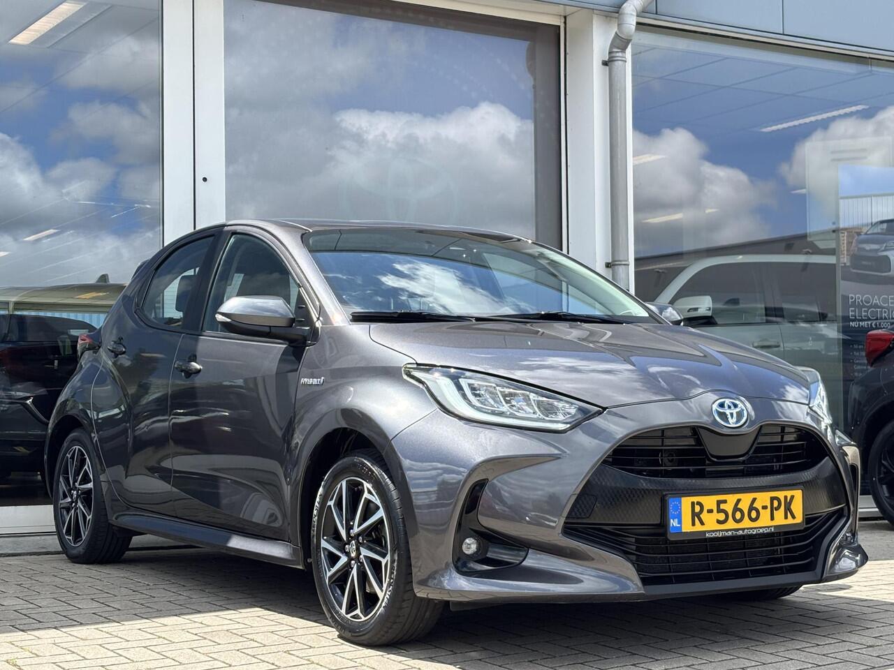 Toyota YARIS 1.5 Hybrid Dynamic | Apple Carplay / Android Auto | Camera | Stoelverwarming | Toyota garantie tot 200.000km of 2031!