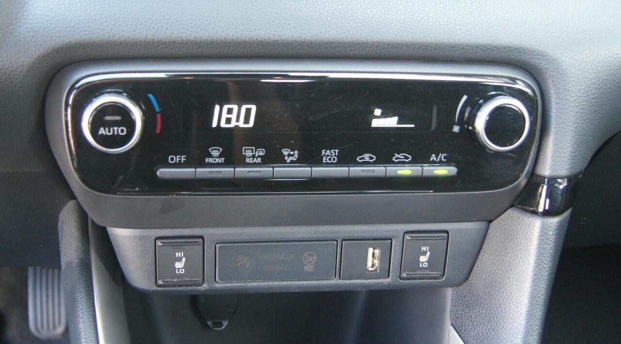 Toyota YARIS 1.5 Hybrid Dynamic Cruise,Clima,Camera,RIJKLAARPRIJS!!