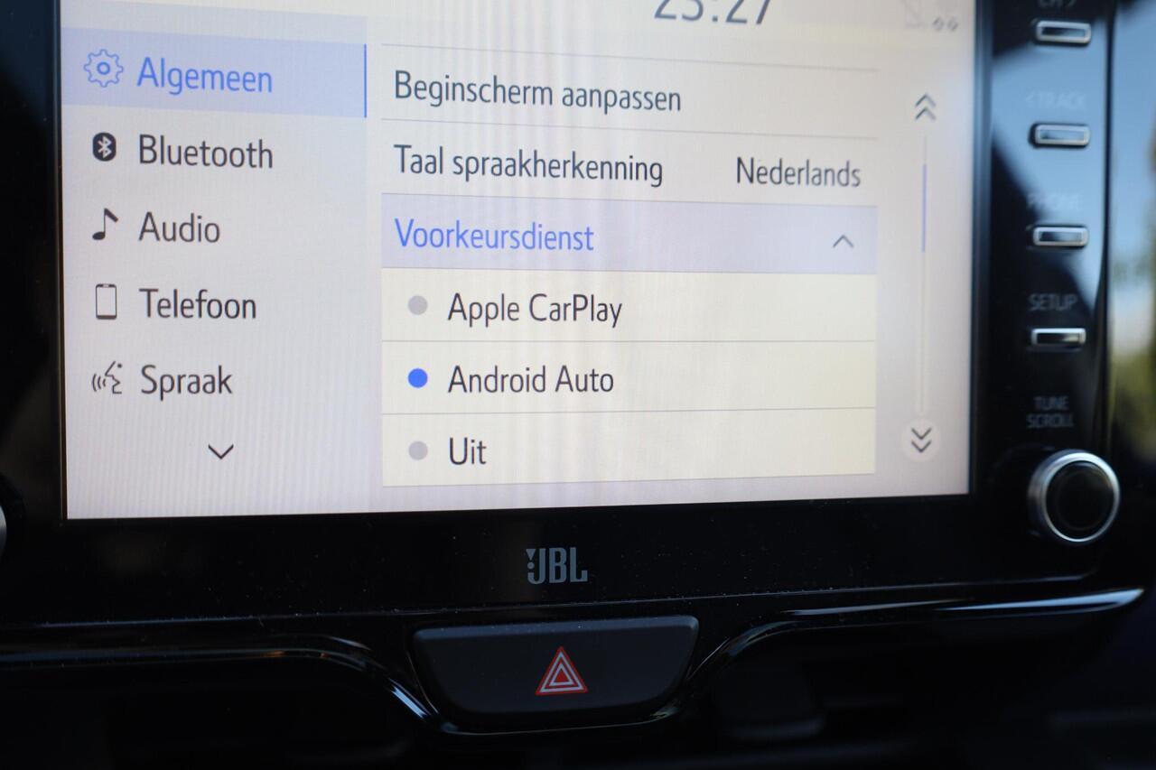 Toyota YARIS 1.5 Hybrid Executive PANO CARPLAY HALF-LEER STOEL/STUURVERW. CAMERA HUD CRUISE CLIMA DAB 2XPDC 17''LMV KEYLESS-ENTRY/START