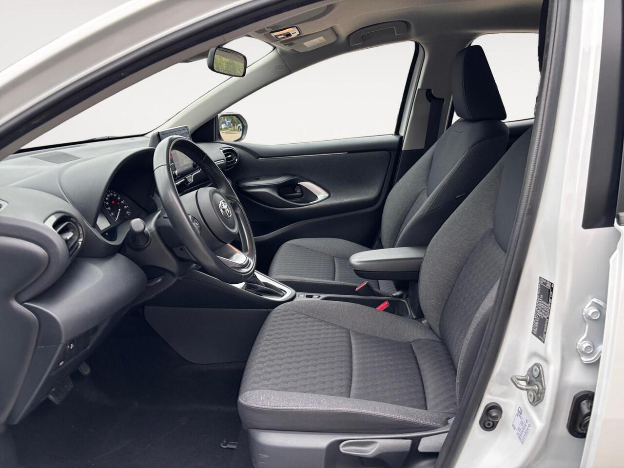 Toyota YARIS 1.5 Hybrid 115 Comfort | NAVI | AUT | 1 JAAR GARANTIE