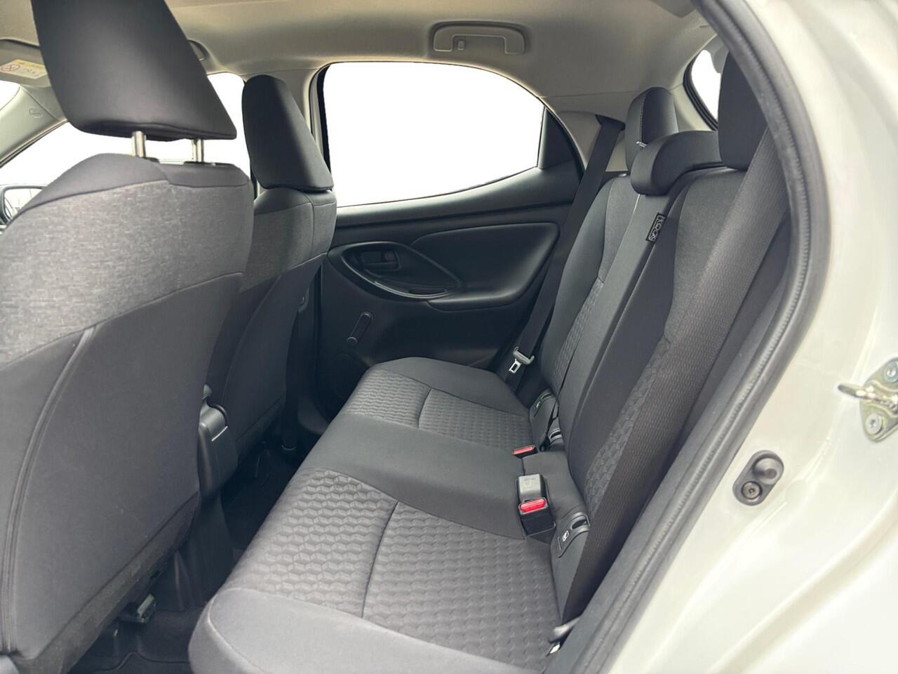 Toyota YARIS 1.5 Hybrid 115 Comfort | NAVI | AUT | 1 JAAR GARANTIE