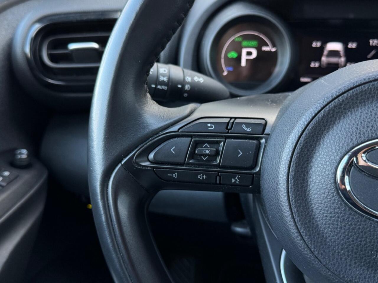 Toyota YARIS 1.5 Hybrid Comfort - Navi/Apple/Android - camera