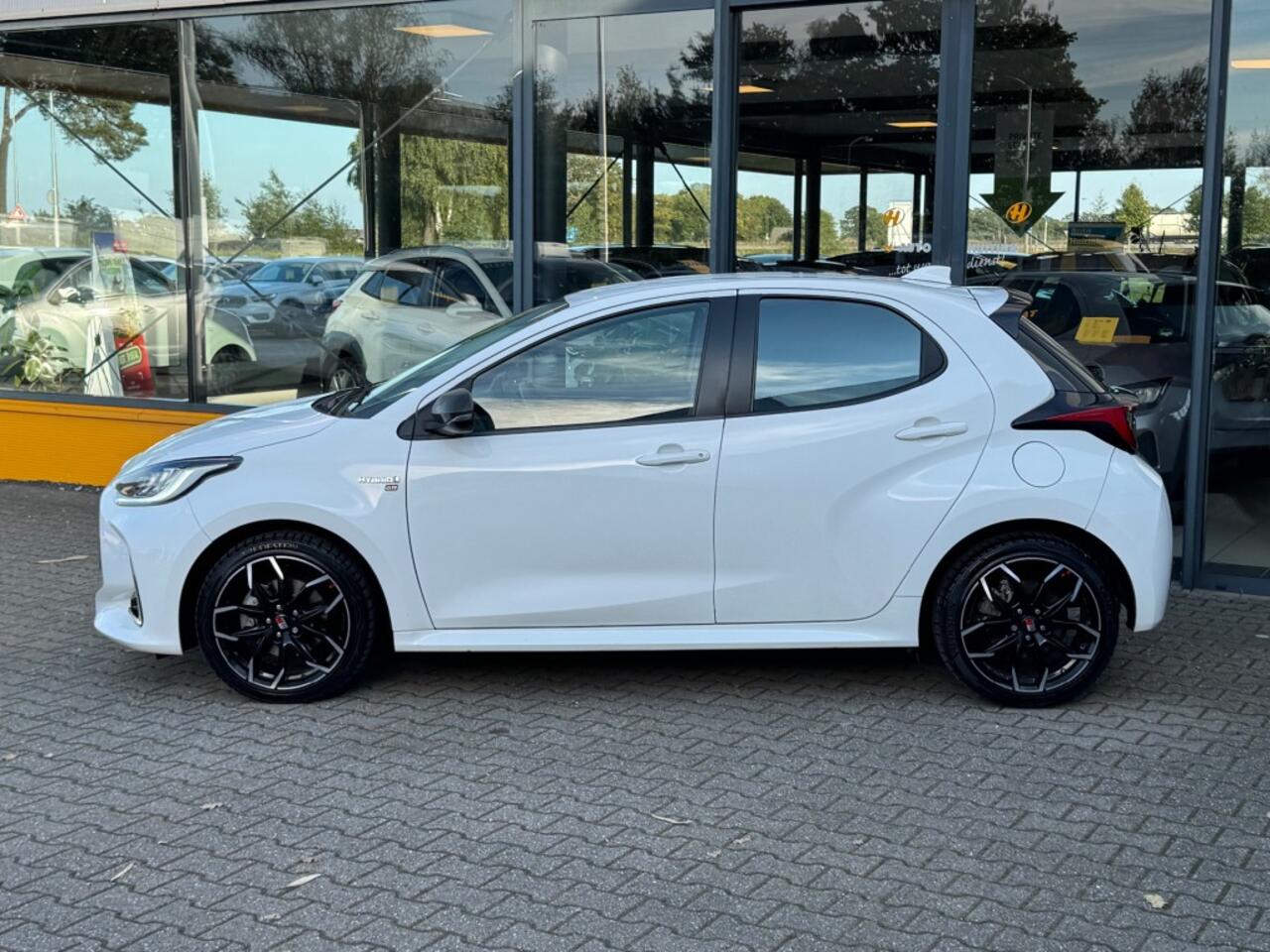 Toyota YARIS 1.5 Hybrid Comfort - Navi/Apple/Android - camera