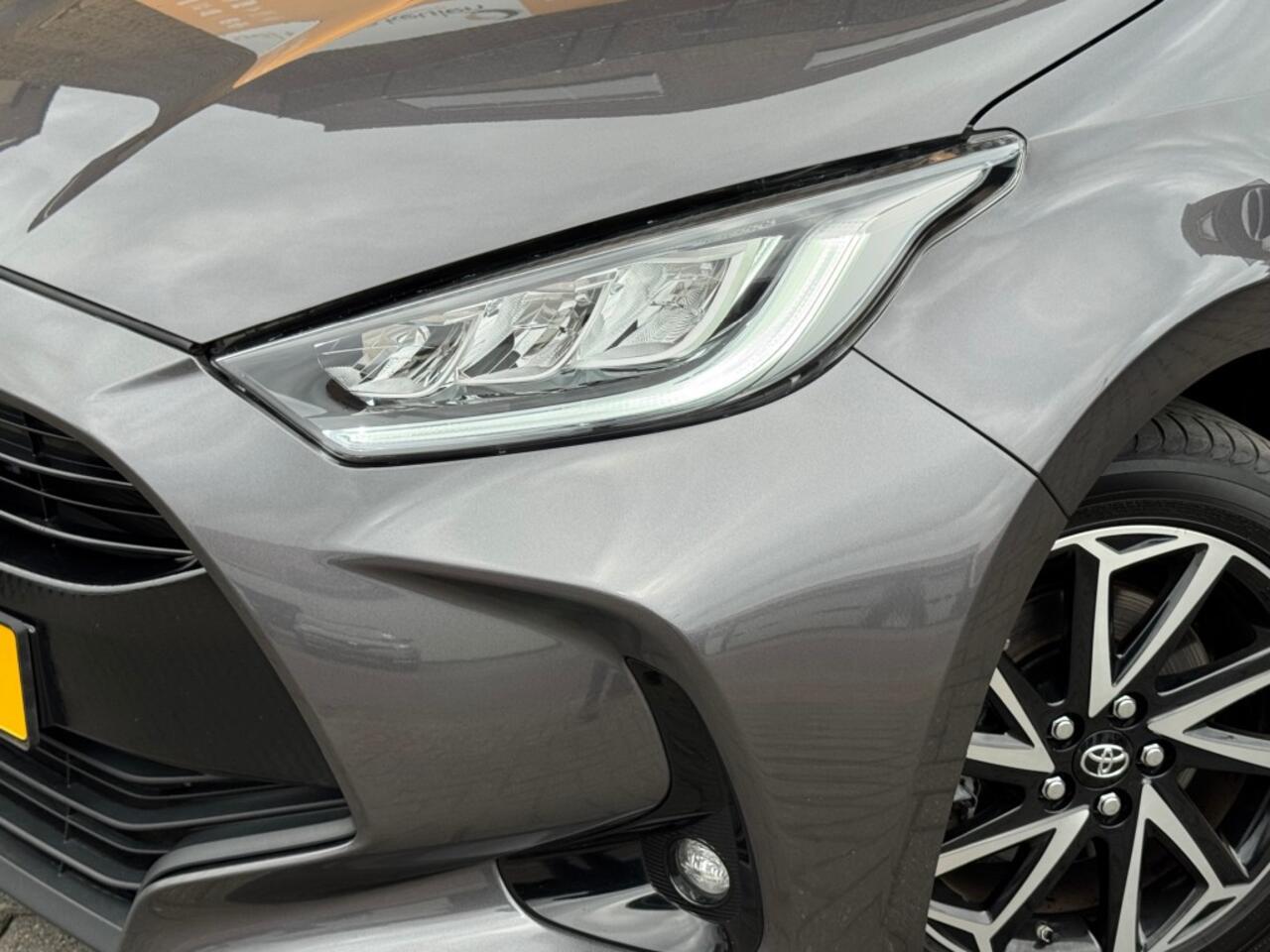 Toyota YARIS 1.5 HYBRID DYNAMIC CAMERA/LED/CARPLAY/ACC-CRUISE/NL-AUTO/1 EIG.