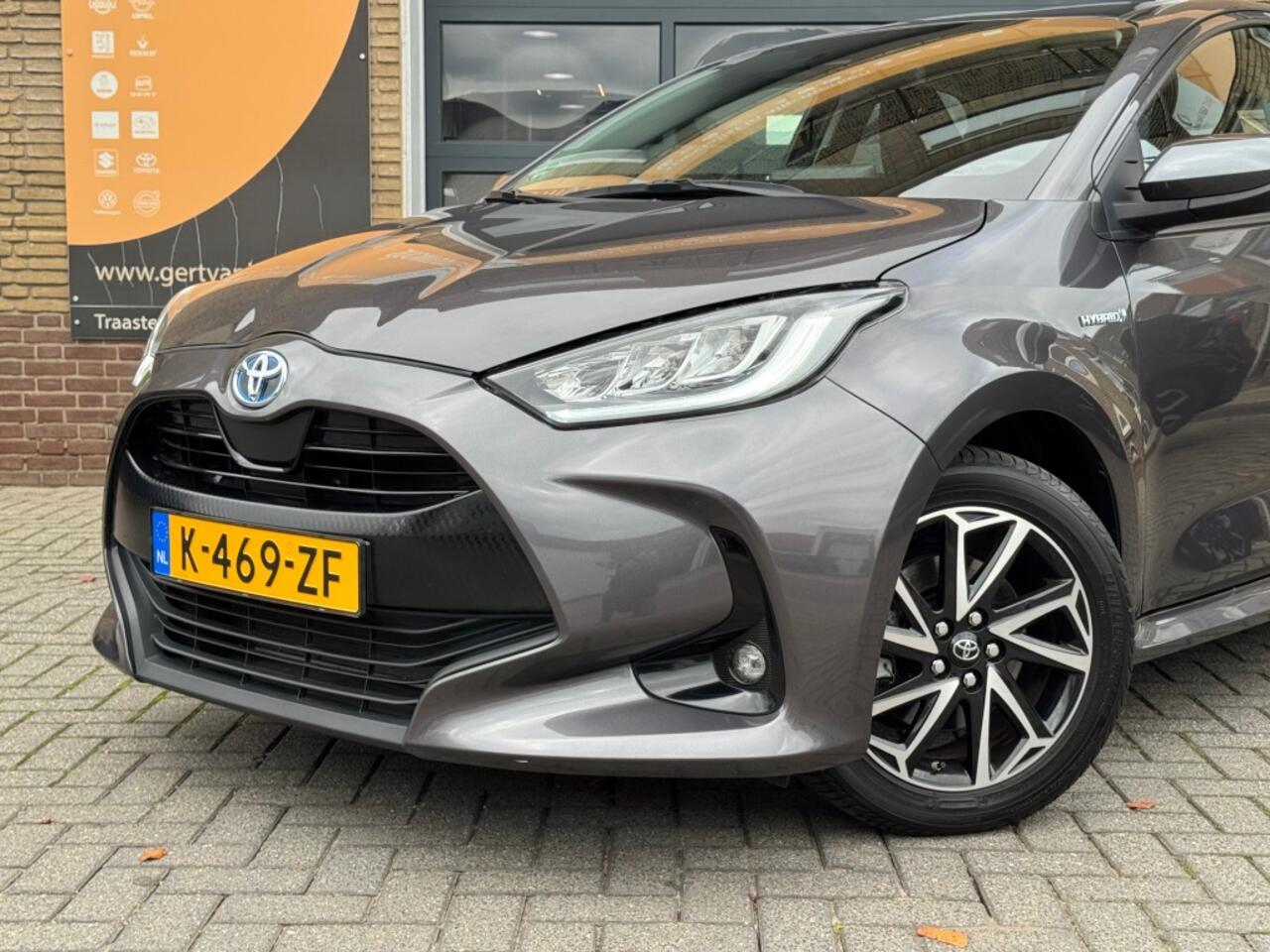 Toyota YARIS 1.5 HYBRID DYNAMIC CAMERA/LED/CARPLAY/ACC-CRUISE/NL-AUTO/1 EIG.