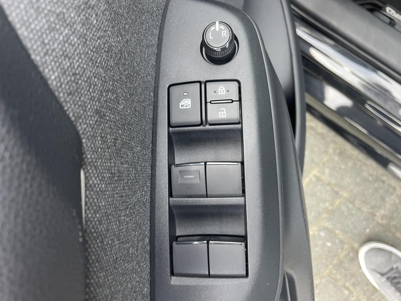 Toyota YARIS 1.5 Hybrid First Edition | Orange Packet | Full Map Navigatie |