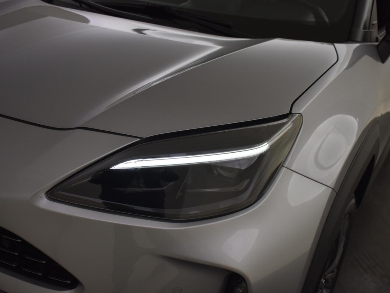 Toyota YARIS 1.5 Hybrid Adventure | Parkeersensoren V+A | Stoelverwarming