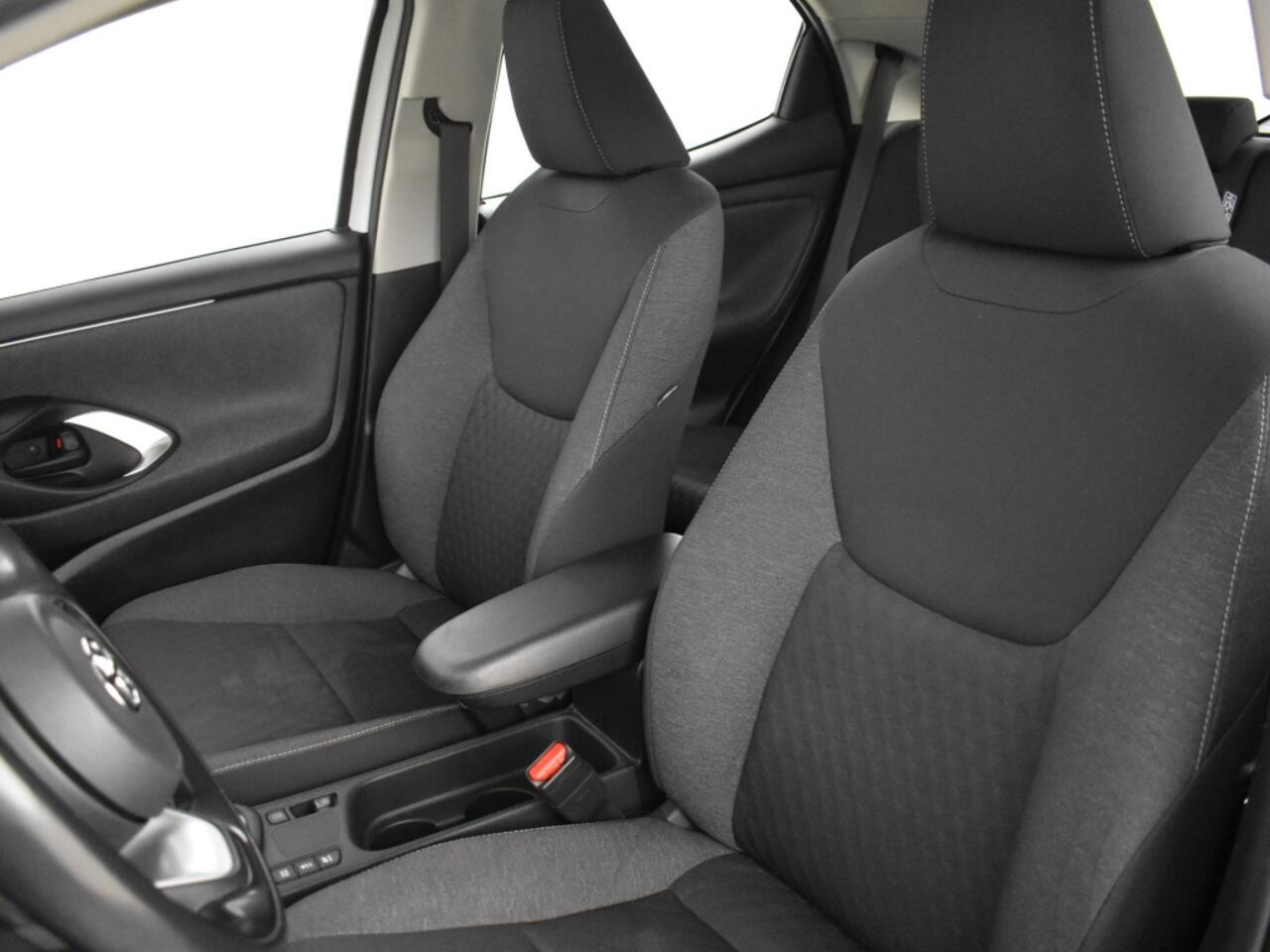 Toyota YARIS 1.5 Hybrid Dynamic | Apple Carplay | Camera |