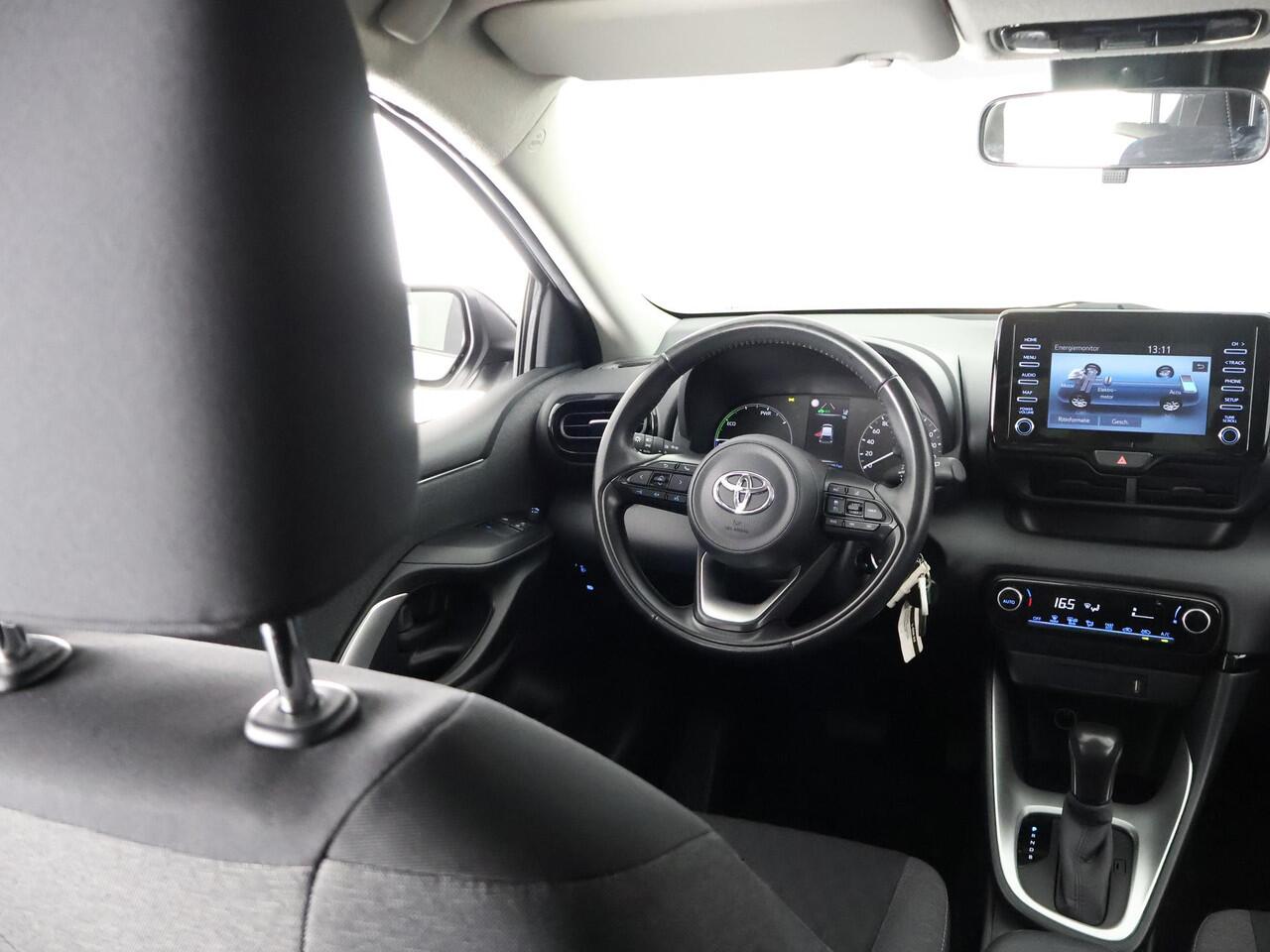 Toyota YARIS 1.5 HYBRID BI-TONE SILVERLINE AUTOMAAT CLOUD NAVI APPLE & ANDROID.CAMERA.TOYOTA GARANTIE TOT 2031 !!